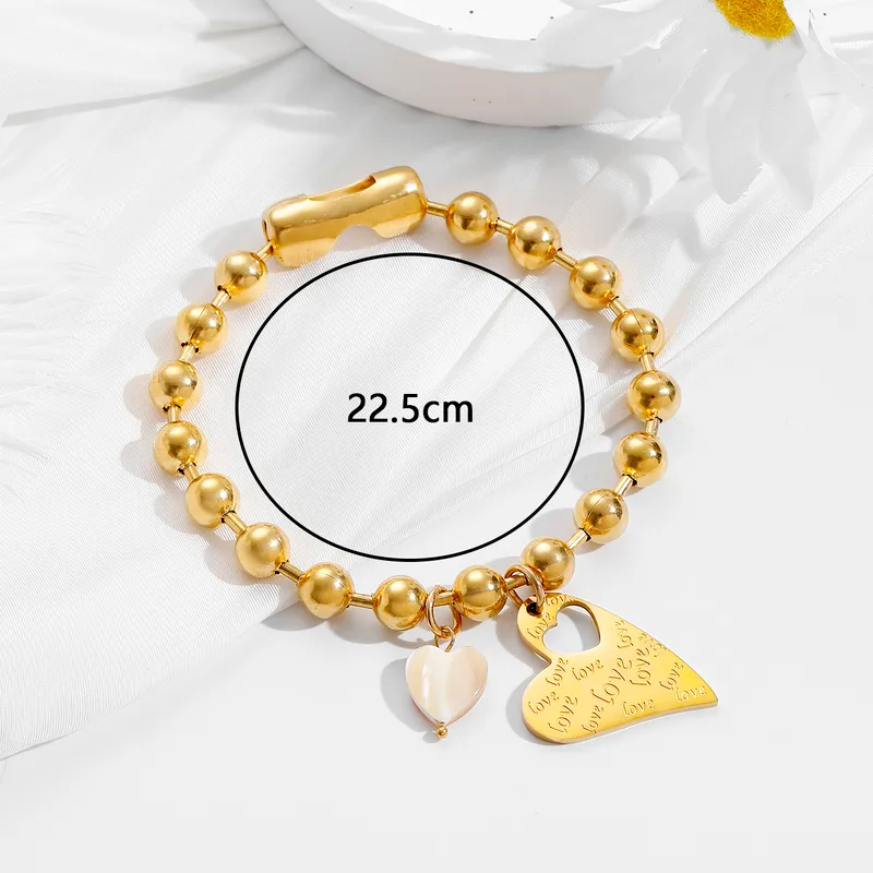 Pulsera con corazón colgado